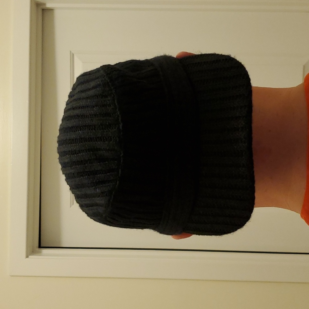Apt 9 black s/m knitted hat